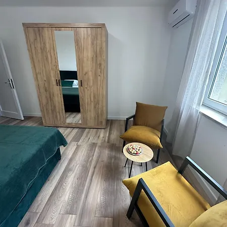 Two Bedroom Center Zvonimir Διαμέρισμα *