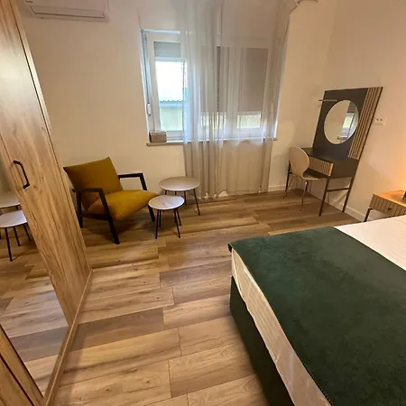 Two Bedroom Center Zvonimir Διαμέρισμα *